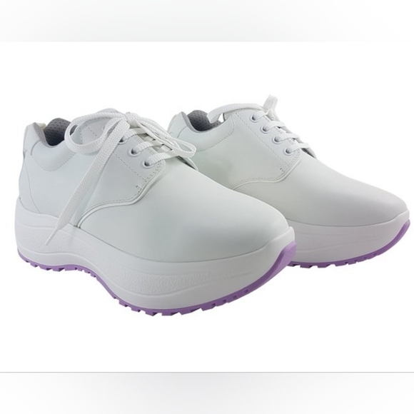 Celine Delivery White Calfskin Sneakers - Picture 2 of 16